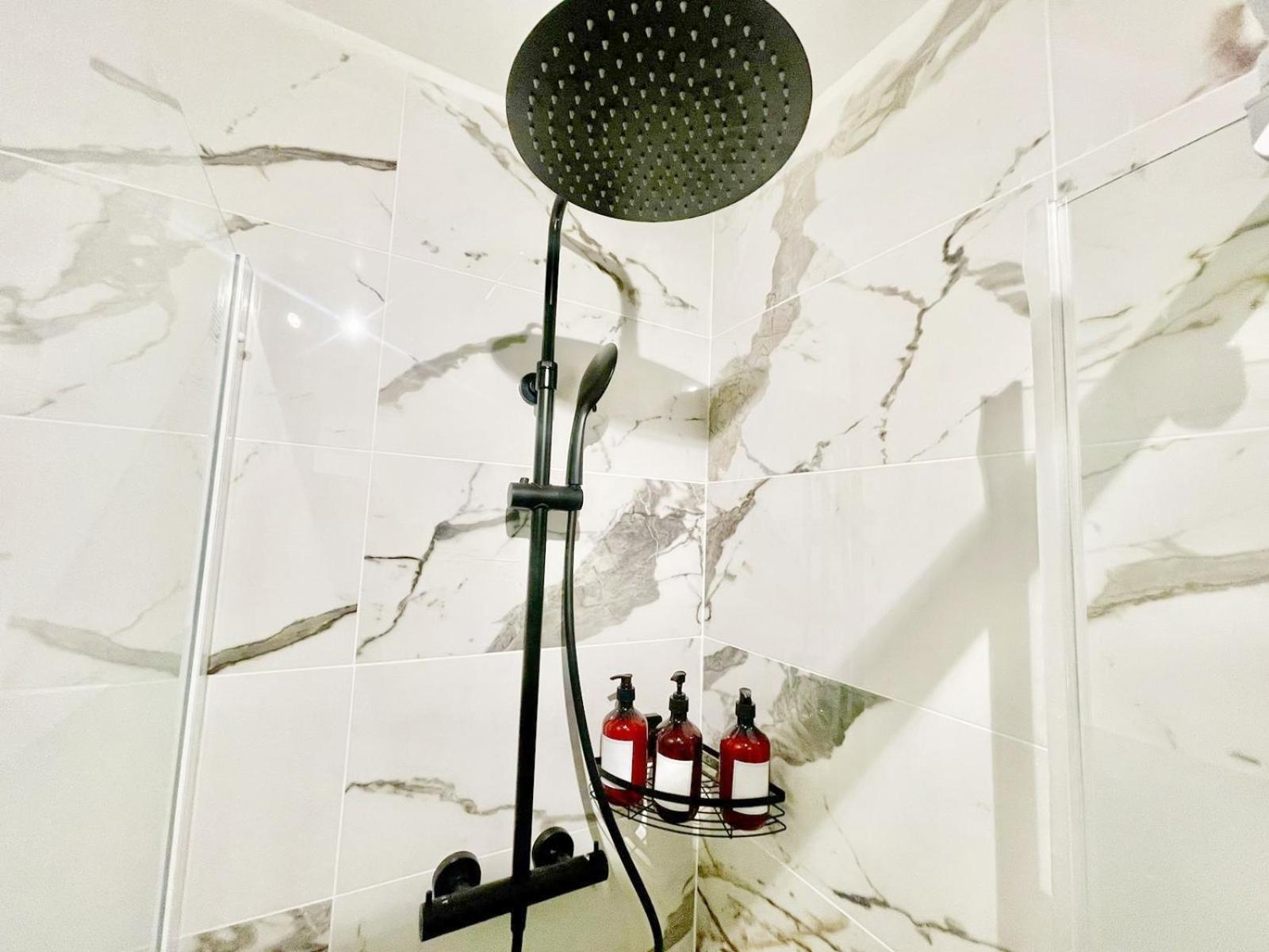Chic Oasis In Rouen Appartement Buitenkant foto